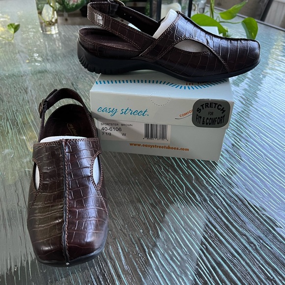 Easy Street comfort wave shoes - Sportster Brown Croc print 7.5 W (New i… - Picture 2 of 9